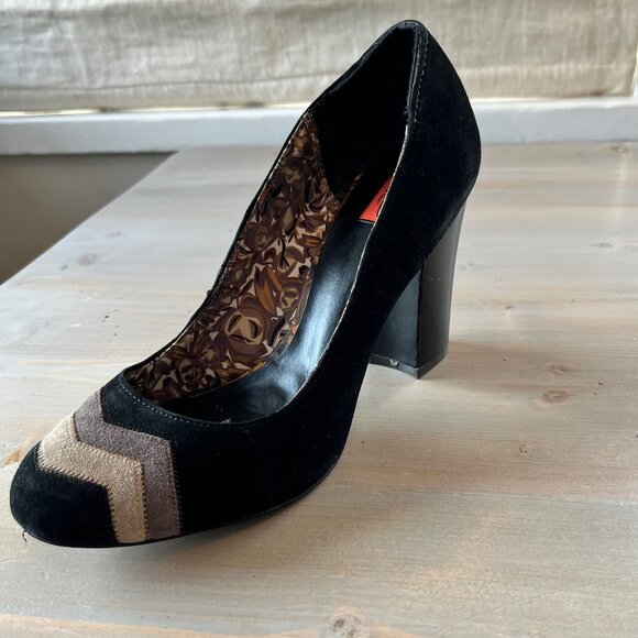 Missoni for Target Black Suede with Tan Zigzag Pumps - Picture 6 of 8